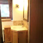 Three Bedroomed شقة *